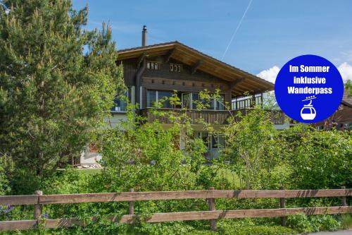 Adelboden Apartment | Charming Ferienwohnung Bim Stei: Family & Pet Friendly Escape