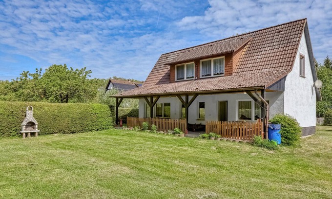 Blankensee Apartment | Ideal 2 Bedroom Getaway in Blankensee with Spa & Kitchen