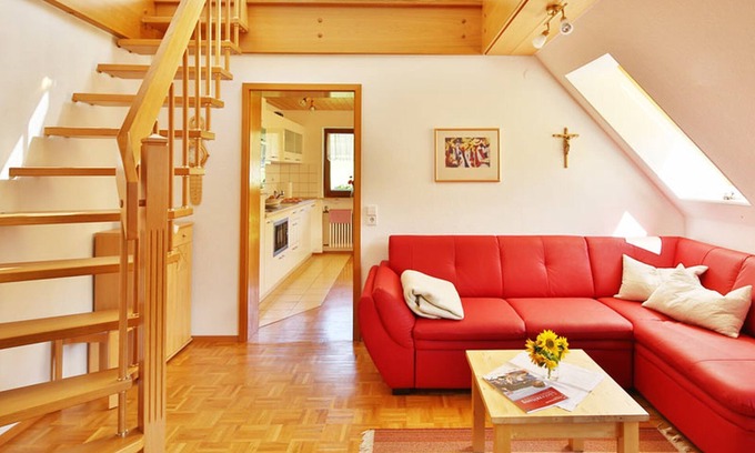 St. Peter im Schwarzwald Apartment | Guest Rated 10/10: Ferienwohnung Blumenwiese with Kitchen