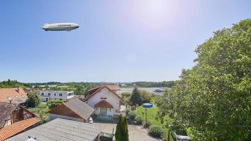 Waggershausen Apartment | Family-Friendly Ferienwohnung Bodensee in Raderach
