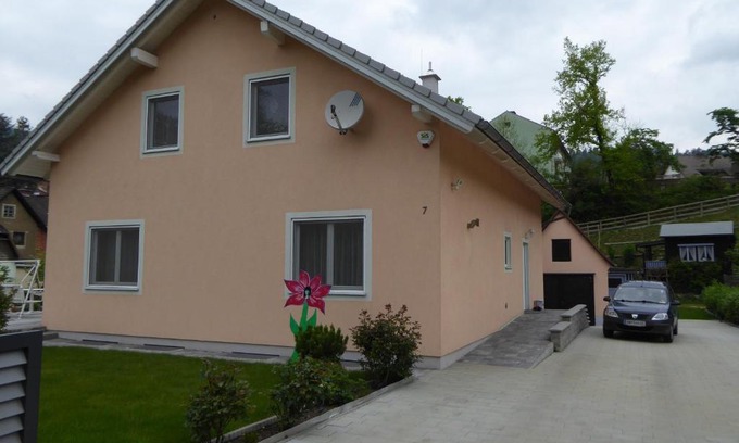Bruck an der Mur Apartment | Oceanfront Ferienwohnung Brenner: Guest Rated 9.6/10