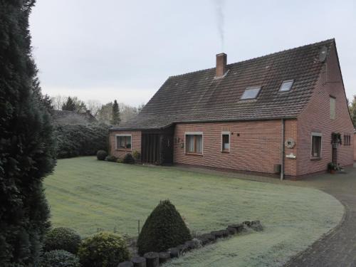 Gnarrenburg Apartment | Top-Rated Ferienwohnung Bredehöft with Family-Friendly Amenities
