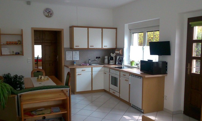 Neundorf Hotel | Top-Rated Ferienwohnung Brunow: Family-Friendly Retreat
