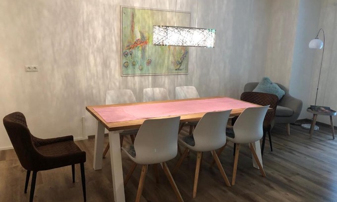 Wangen im Allgaeu Apartment | Elegant Ferienwohnung CaLuMa: 9/10 Rated & Family-Friendly