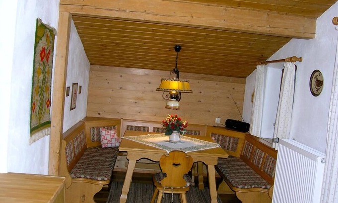 Inzell Apartment | Family-Friendly Ferienwohnung Chiemsee with Balcony & Kitchen