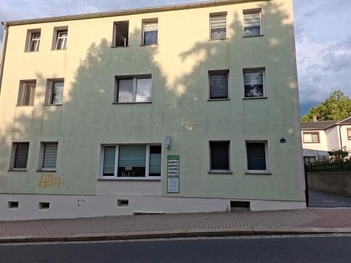 Radeberg Apartment | Family-Friendly Retreat: Ferienwohnung Classic Awaiting You