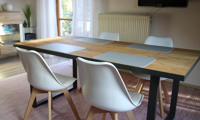 Wolnzach Apartment | Top-Rated Dachgeschoss Schmuckstück - Family Friendly Retreat