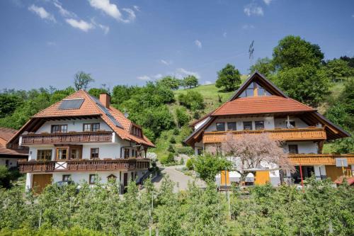 Schnellingen House | Family-Friendly Ferienwohnungen Müller: Guest Rated 9/10