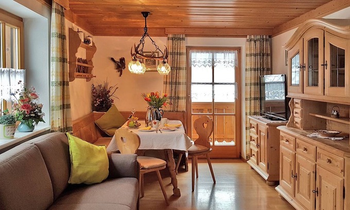 Marktschellenberg Apartment | Cozy Retreat for 2 with Kitchen & Child-Friendly Amenities