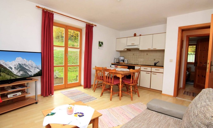 Marktschellenberg Apartment | Ideal Salzburg Apartment for 1-3 with Kitchen & Family Amenities