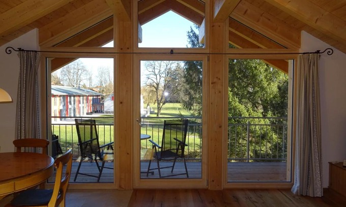Murnau am Staffelsee Apartment | Oceanfront Ferienwohnung Molopark: Rated 9.3/10 by Guests