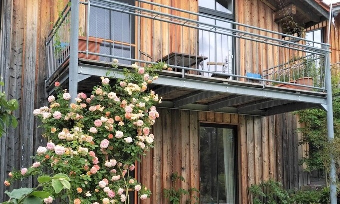 Prien am Chiemsee Apartment | Ideal Family Retreat: Ferienwohnung Vogelnest with Balcony