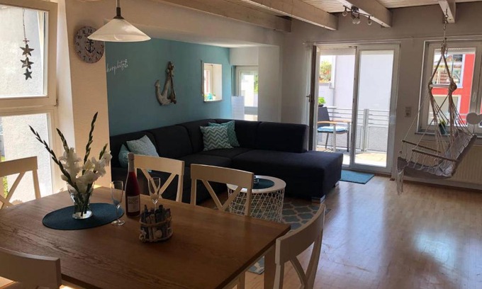 Uhldingen-Muehlhofen Apartment | Experience Oceanfront Bliss at Ferienwohnung Ankerplatz