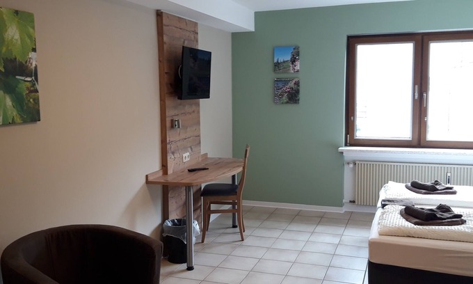 Rachtig Apartment | Spacious Apartment for Up to 11 with Pool & Terrace