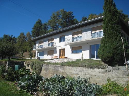 Chandolin-près-Savièse Apartment | Pet-Friendly Retreat at Ferienwohnung Dent Blanche