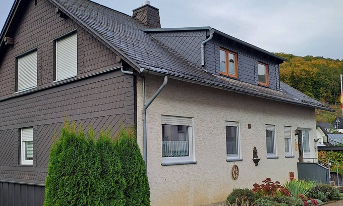 Antfeld Apartment | Top-Rated Ferienwohnung Desmecke with Family-Friendly Amenities