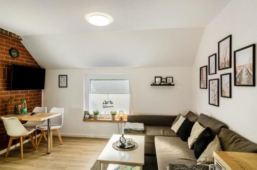 Detern Apartment | Family-Friendly Ferienwohnung Didi with Pool & Pet Access