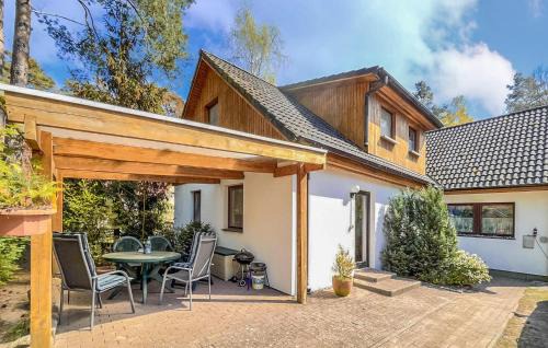 Neuhaus Apartment | Family-Friendly Ferienwohnung Dierhagen for Memorable Getaways