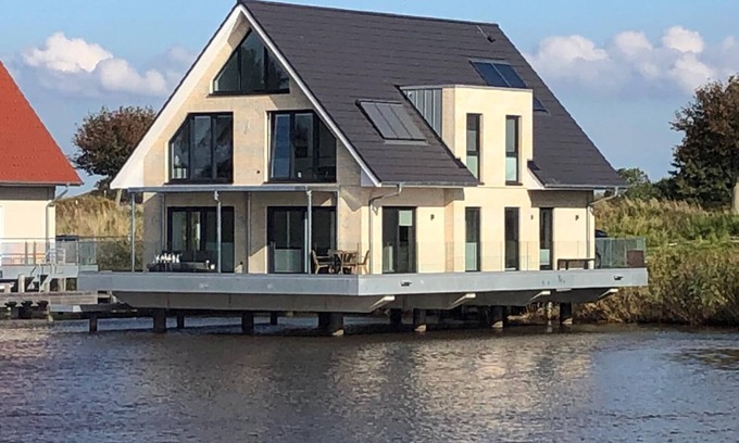 Harlesiel Apartment | Waterfront Retreat with Breathtaking Yachtharbor Views