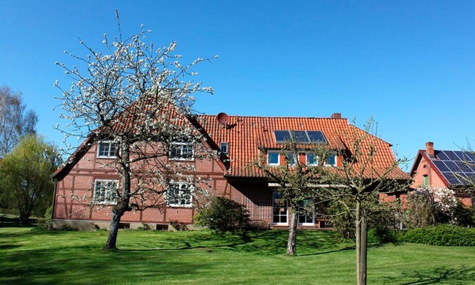 Boddenstedt Apartment | Top-Rated Ferienwohnung Drögemüller: Perfect for Families
