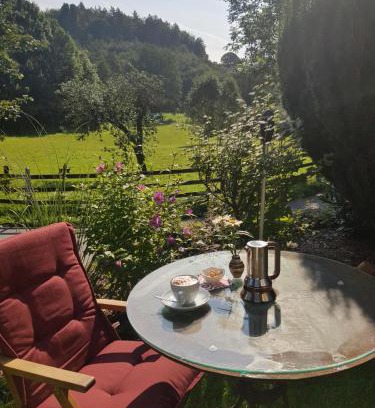 Herreshagen Apartment | Child-Friendly Retreat at Ferienwohnung Drei Lilien - 9.2/10