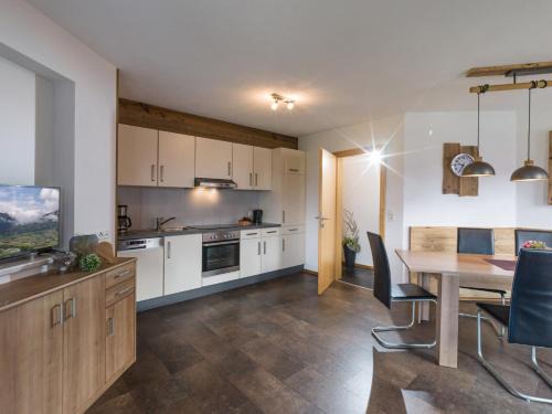 Holdernach Apartment | Ideal Family Retreat at Ferienwohnung Eberharter