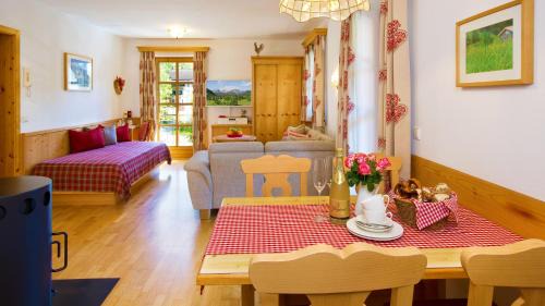 Bad Faulenbach Apartment | Ferienwohnung Edelweiss