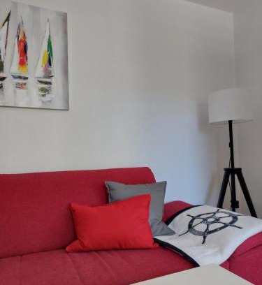 Eckernfoerde Apartment | Cozy Ferienwohnung Eichhörnchen with Hot Tub & Pet-Friendly