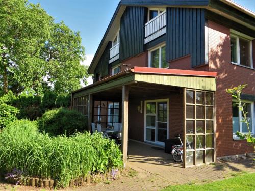 Fliegenberg Apartment | Family-Friendly Ferienwohnung Elbe Diek with Top Ratings