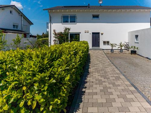 Tettnang Apartment | Kid-Friendly Retreat at Ferienwohnung Elena - Rated 9.2/10