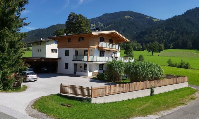 Soell Apartment | Family-Friendly Ocean View Apartment - Ferienwohnung Emmerenzia