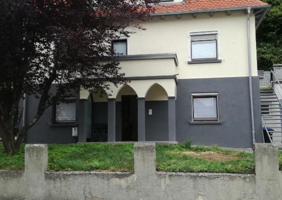 Bad Urach Apartment | Child-Friendly Ferienwohnung Epple with Great Guest Ratings