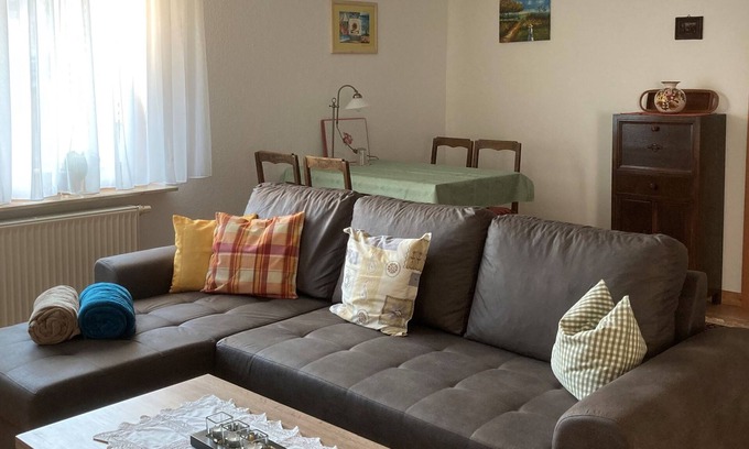 Glems Apartment | Premier Erdgeschoß Apartment with Terrace & Pet-Friendly Perks