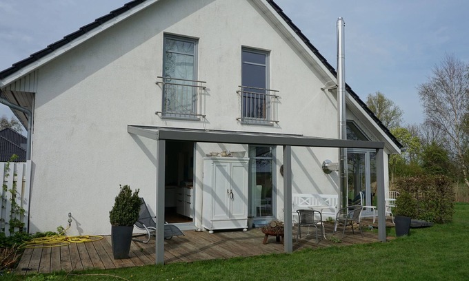 Kating Apartment | Cozy Retreat for Two in Scenic Kating Near Tönning