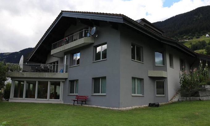 Sumvitg Apartment | Family-Friendly Ferienwohnung in Cumpadials, Surselva