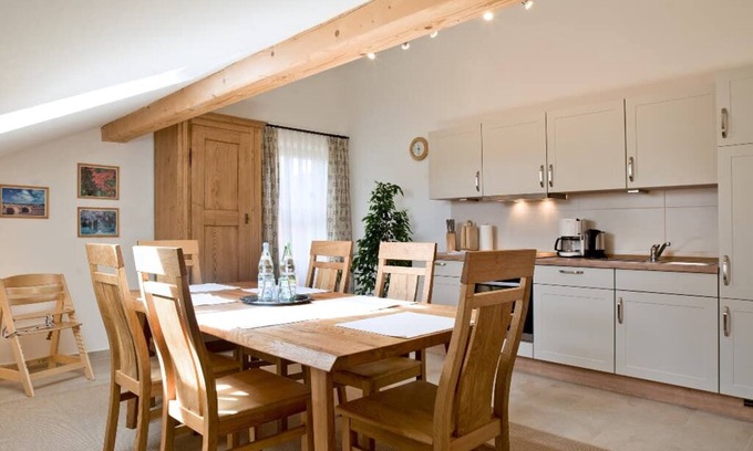 Sonnen Apartment | Cozy Apartment for 4 with Balcony and Pool Amenities