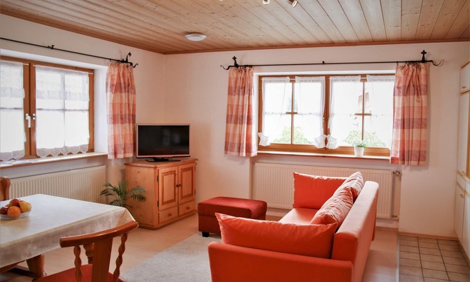 Berchtesgaden Apartment | Exceptional Ferienwohnung for Families with Kitchen Access