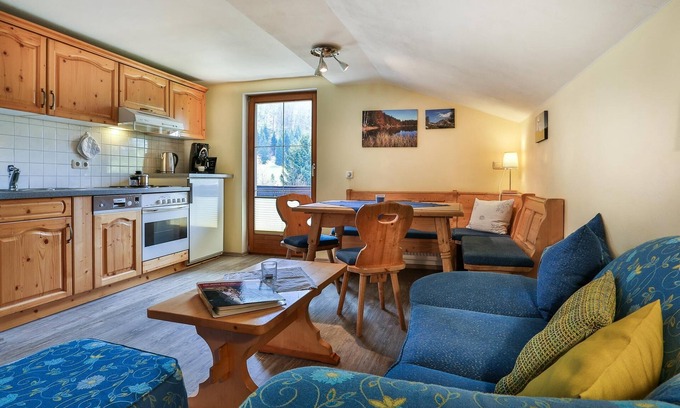 Oberau Apartment | Cozy Apartment for 2-4 with Kitchen & Breakfast Included