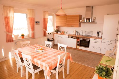 Wolpinghausen Apartment | Pet-Friendly Retreat at Ferienwohnung Falk - Rated 9.4/10