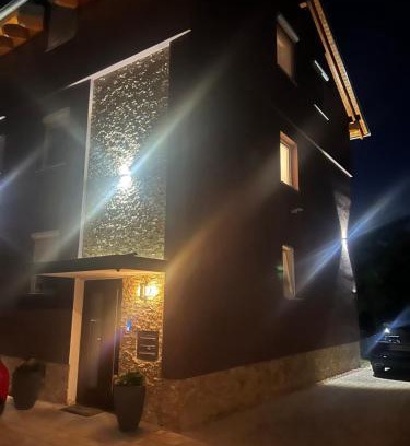 Meckenbeuren Apartment | Child-Friendly Retreat at Ferienwohnung Falke - Rated 9.1