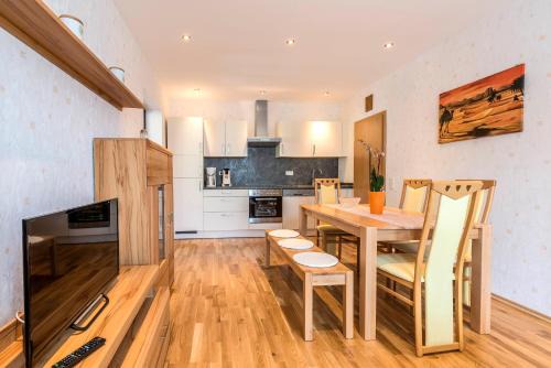 Losheim am See Apartment | Family-Friendly Ferienwohnung Bauer with Delicious Breakfast