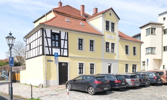 Plauen Apartment | Family-Friendly Ferienwohnung Rausch with Kitchen & Comfort