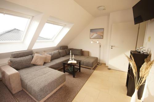 Groemitz Apartment | Pet-Friendly Retreat at Ferienwohnung Feldblick - Oceanfront Oasis