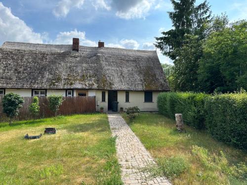Warthe Apartment | Pet-Friendly Retreat at Ferienwohnung Fischerhaus