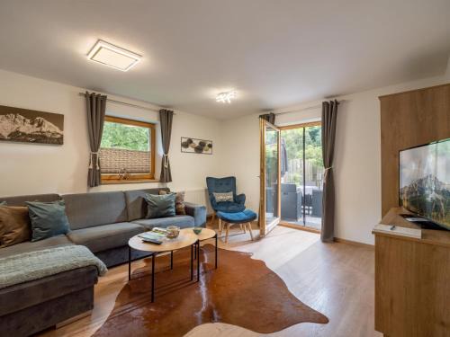 Ellmau Apartment | Oceanfront Family Retreat at Ferienwohnung Frieda
