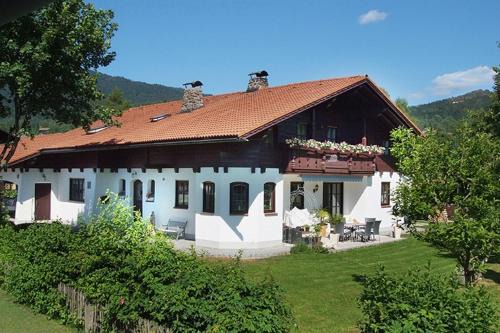 Silberberg Apartment | Explore Ferienwohnung Fritz: 4-Star Stay with Breakfast