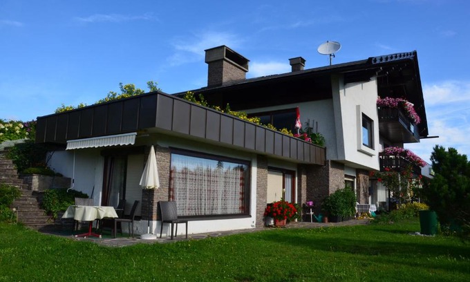Zlan Apartment | Budget-Friendly Ferienwohnung Gästehaus Inge with Kitchen