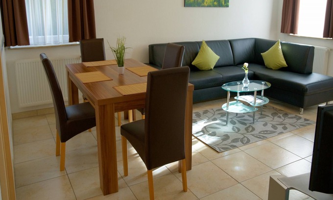 Bad Urach Apartment | Ferienwohnung Güterstein 60qm, 1 Schlafzimmer, max. 2 Personen