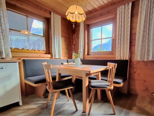 Guggenberg Apartment | Perfect Getaway at Ferienwohnung Gassenhof: 10/10 Rated Stay