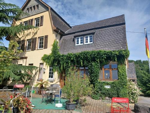 Naunheim Apartment | Top-Rated Ferienwohnung Gasthof Port: Family & Pet Friendly